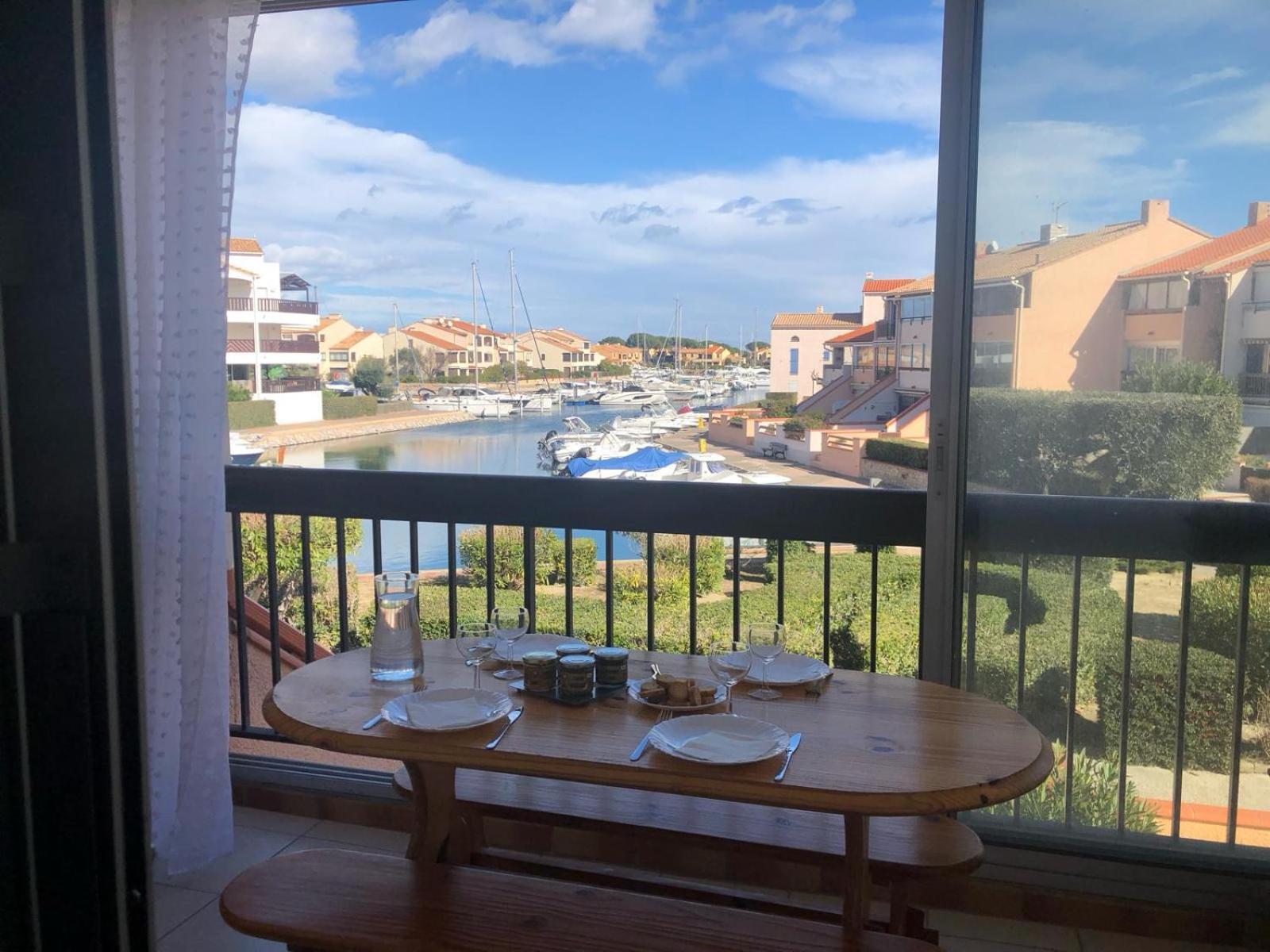 Hispaniola, Avec Vue Sur La Marina Et Parking Prive Сен-Киприен Екстериор снимка